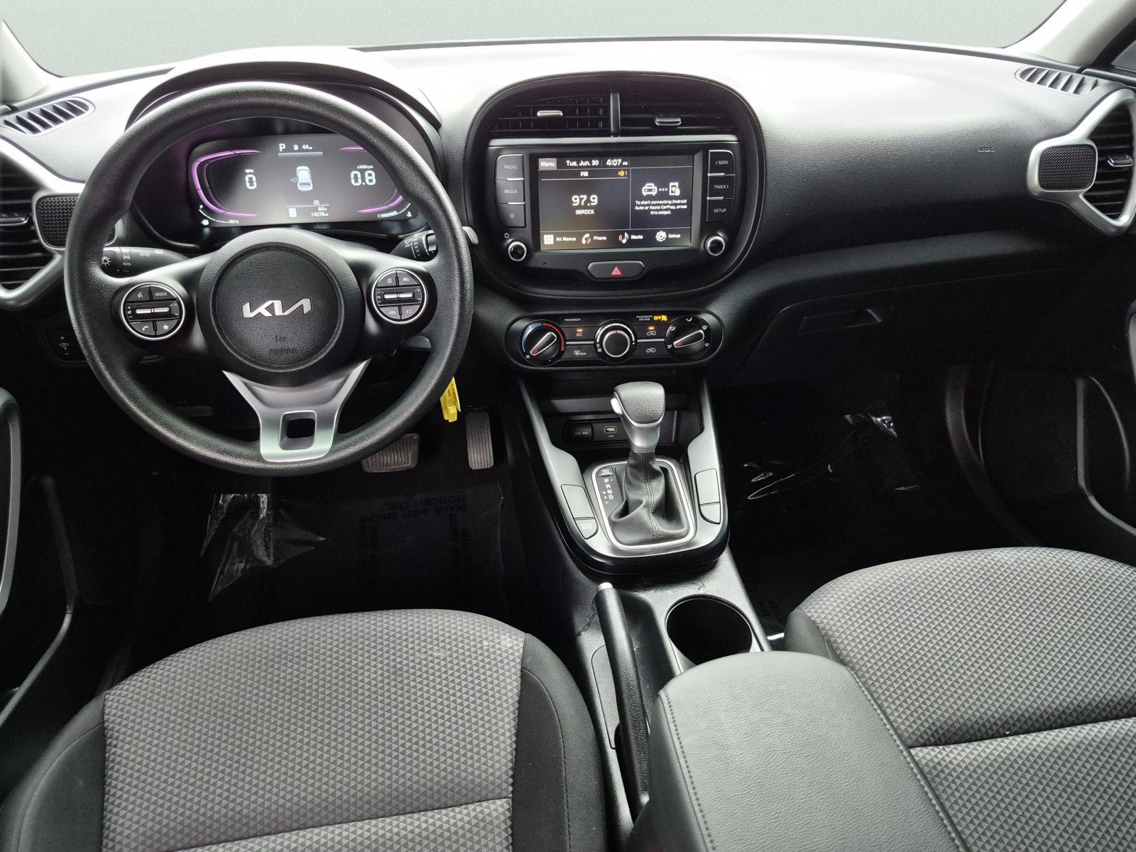 Used 2023 Kia Soul LX FWD image 12