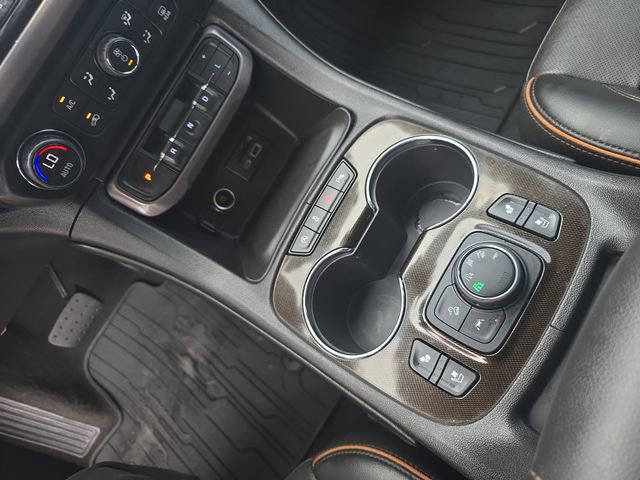 Used 2022 GMC Acadia AT4 w/ Technology Package image 23