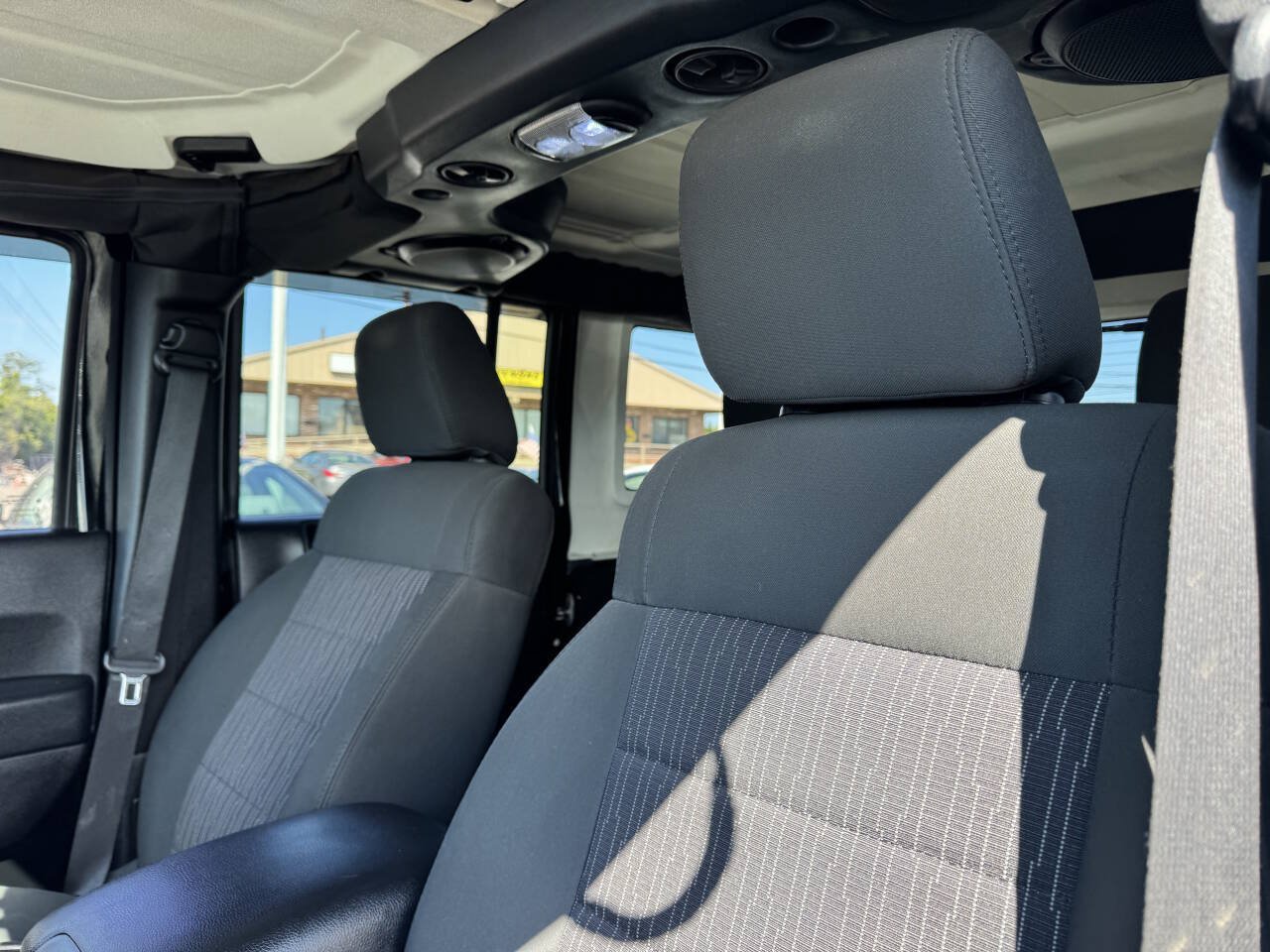 Used 2012 Jeep Wrangler Unlimited Sport AWD/4WD image 15