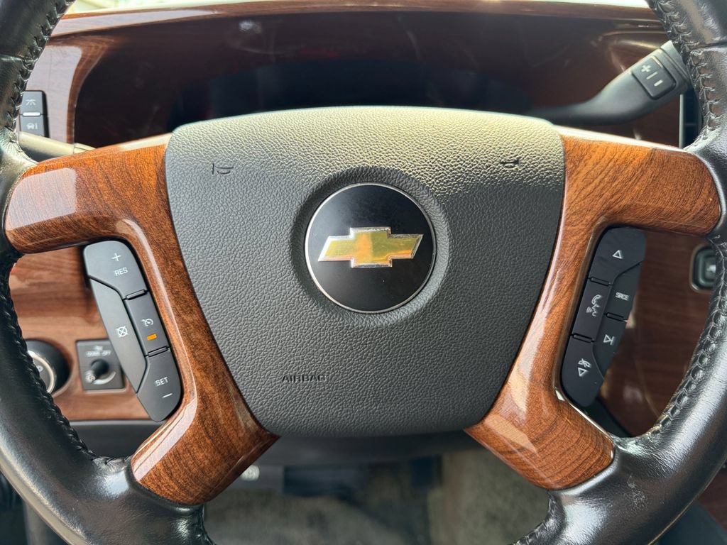 Used 2018 Chevrolet Express 2500 w/ Enhanced Convenience Package RWD image 22