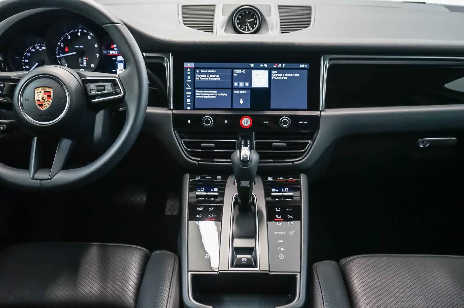 Certified 2026 Porsche Macan AWD/4WD image 19