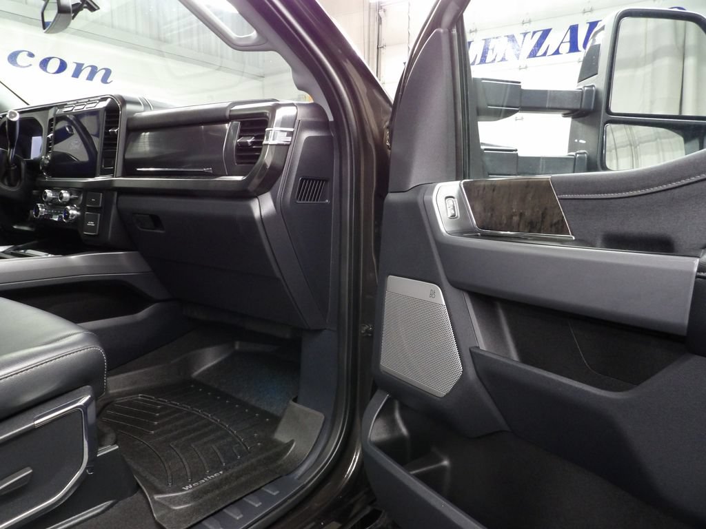 Used 2024 Ford F350 Lariat w/ Lariat Ultimate Package AWD/4WD image 34
