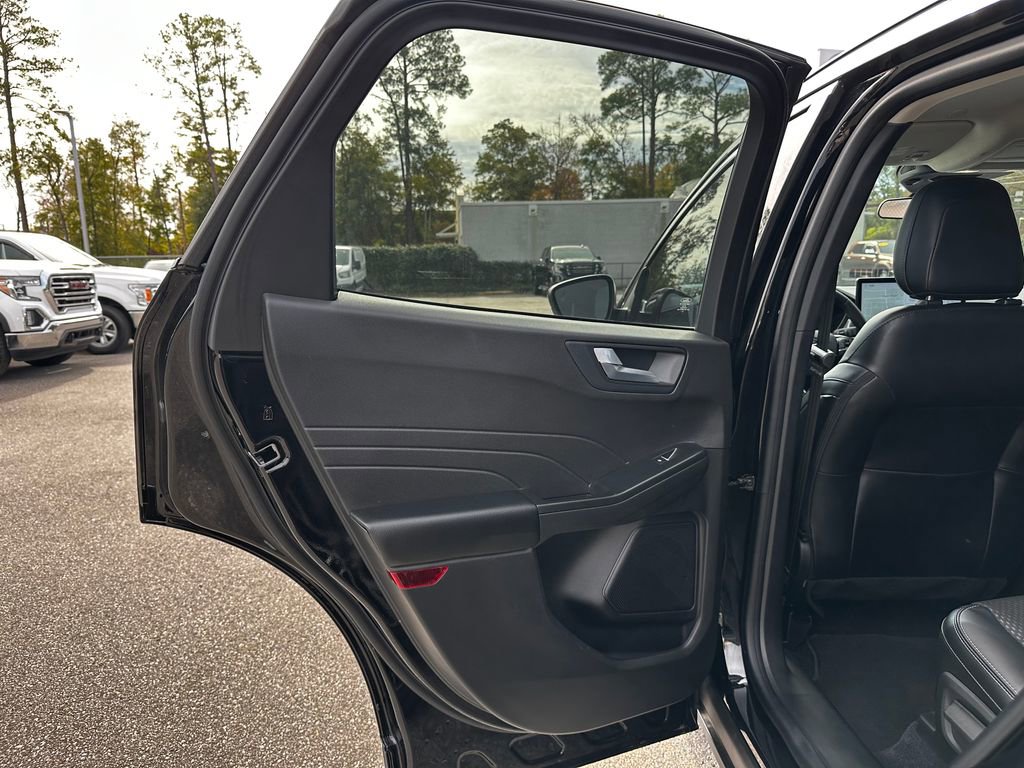 Used 2023 Ford Escape SE image 25