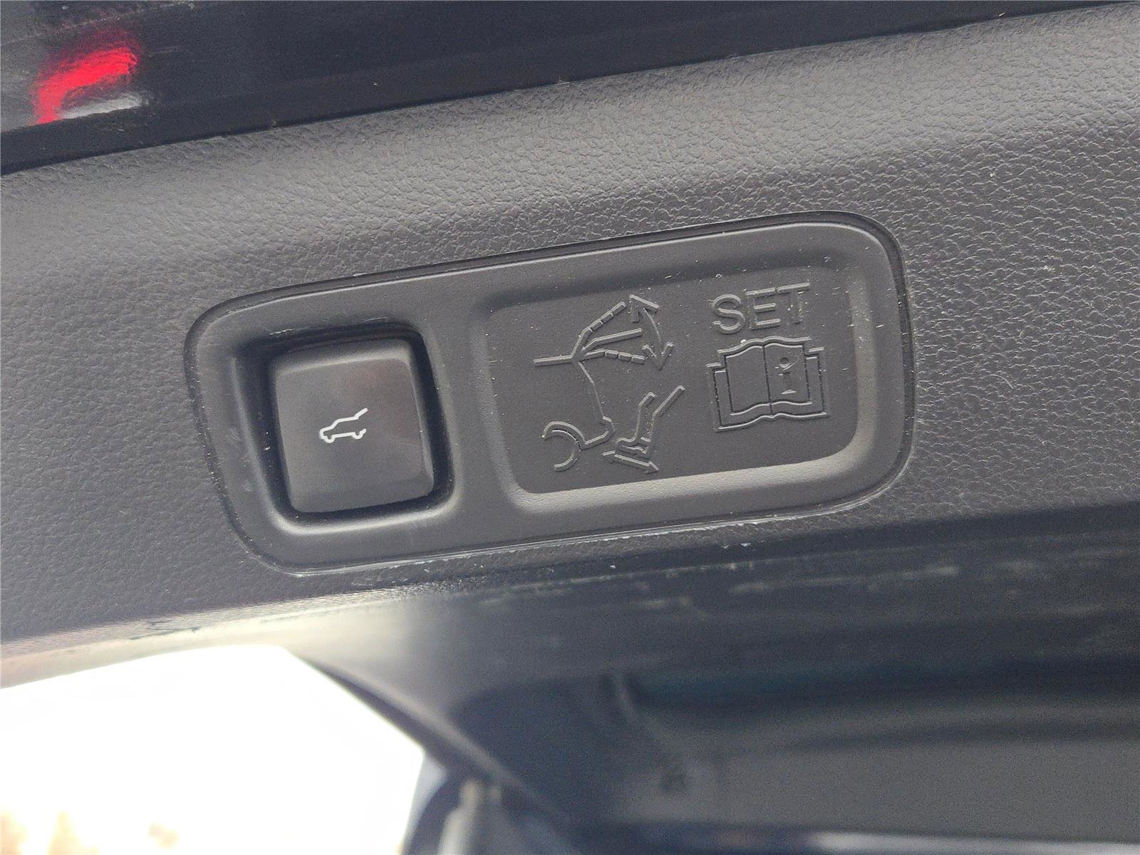 Used 2021 Ford Expedition Limited image 21