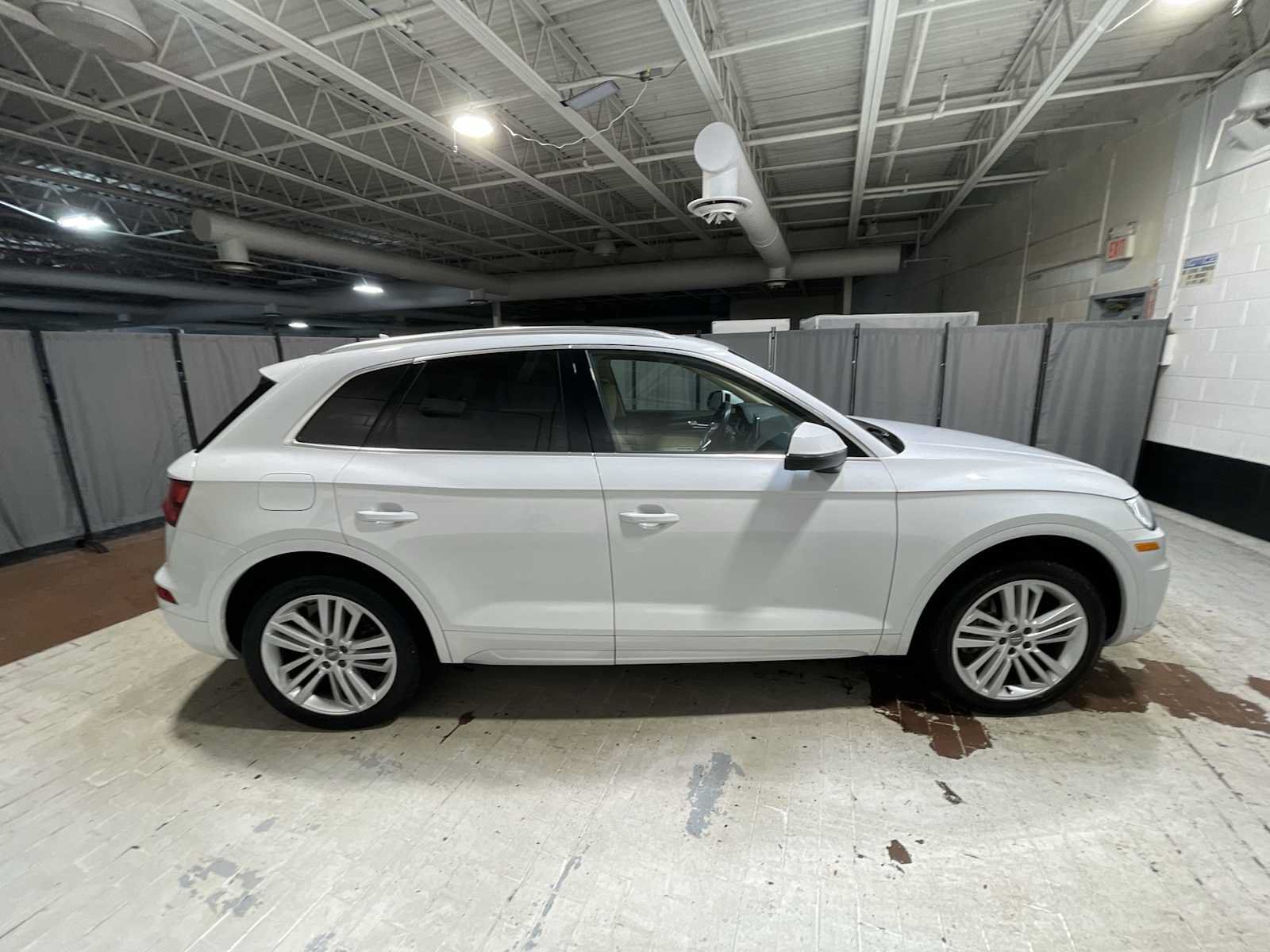 Used 2020 Audi Q5 2.0T Premium Plus w/ Premium Plus Package AWD/4WD image 27
