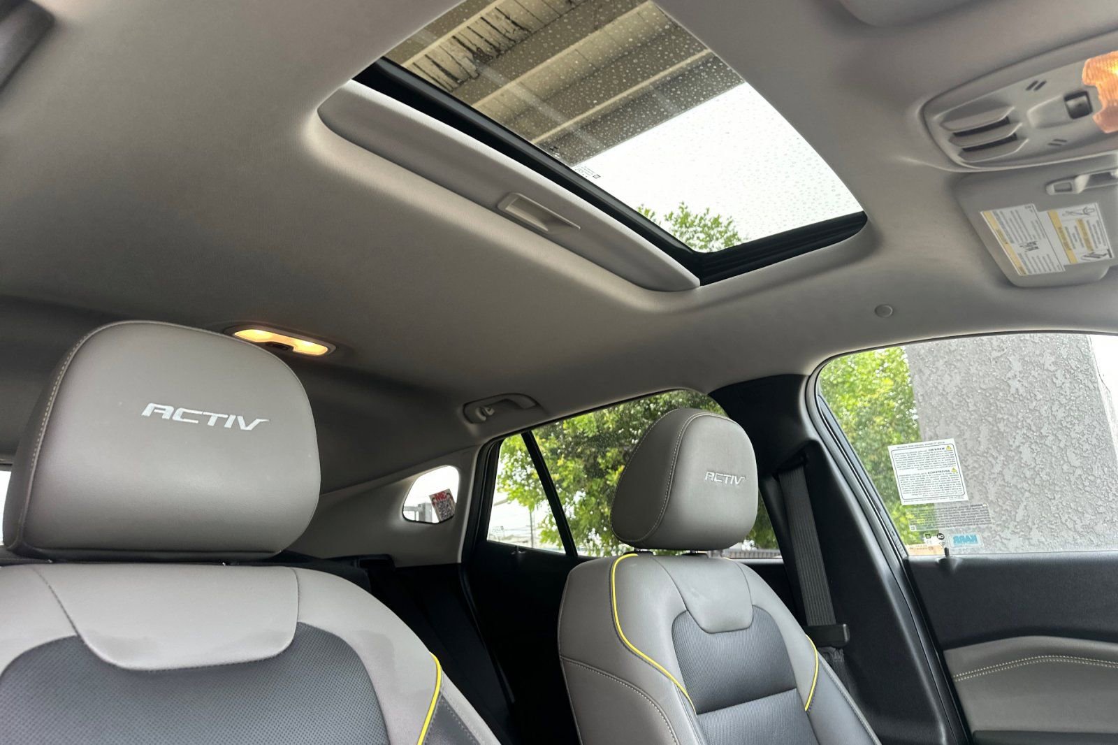 Used 2024 Chevrolet Trax ACTIV w/ Sunroof Package image 17