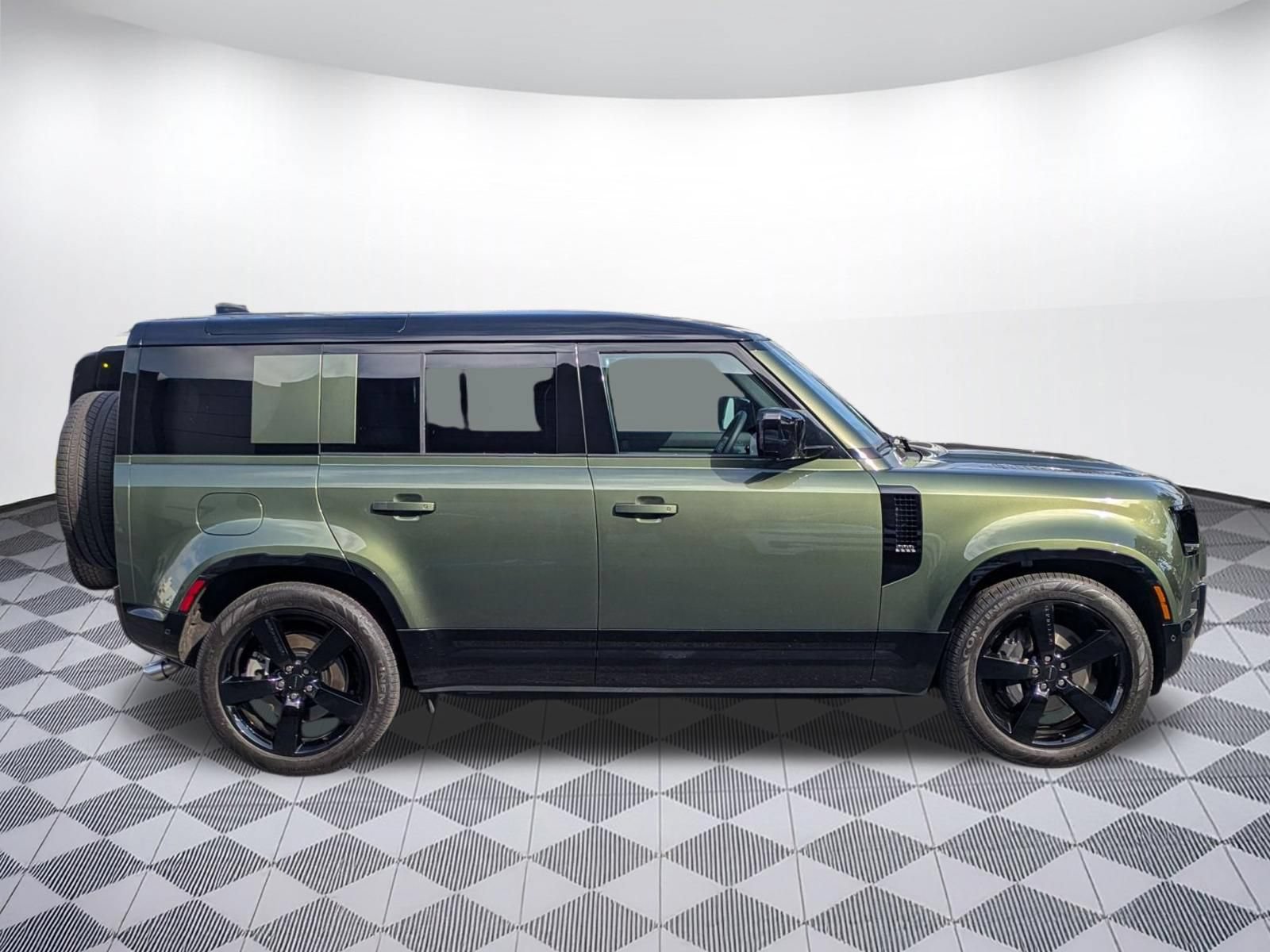 New 2026 Land Rover Defender 110 X-Dynamic SE AWD/4WD image 6