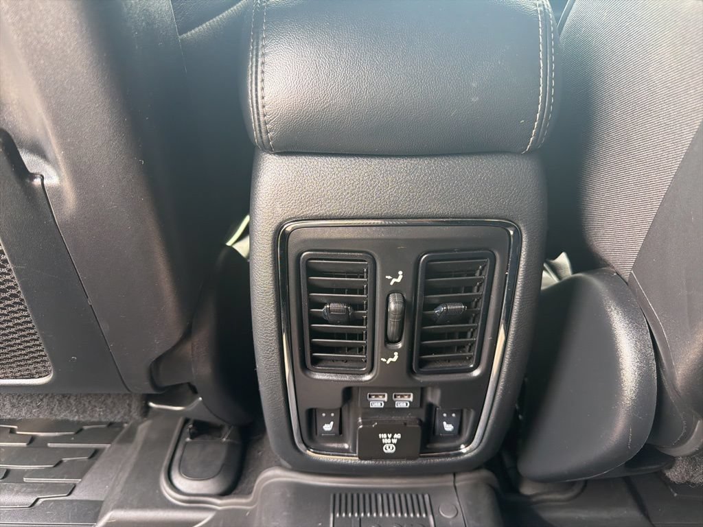 Used 2020 Jeep Grand Cherokee Overland AWD/4WD image 19