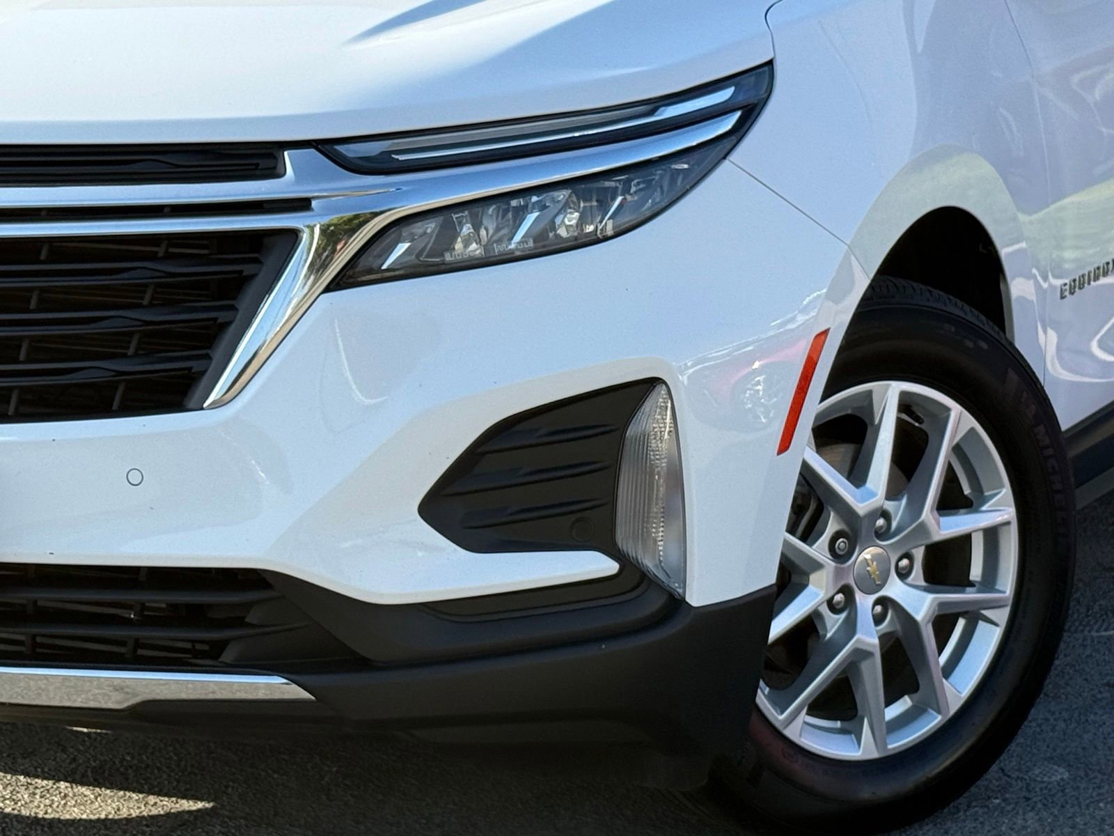 Used 2022 Chevrolet Equinox LT FWD image 3
