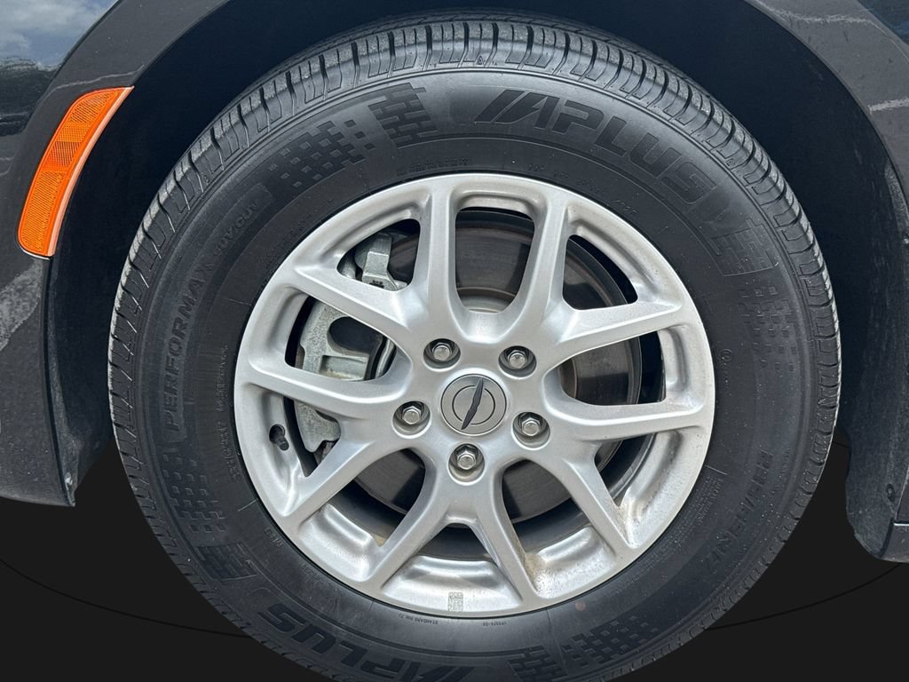Used 2024 Chrysler Pacifica Touring-L FWD image 9