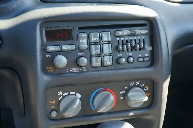 Used 1998 Pontiac Grand Am SE image 16