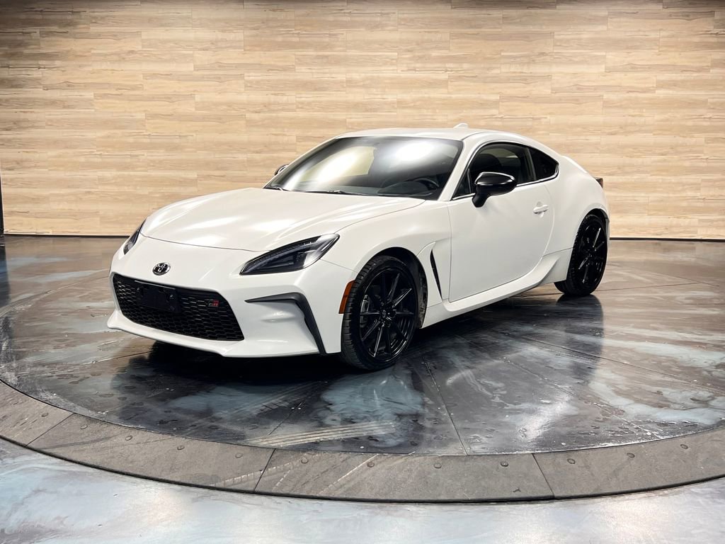 Used 2024 Toyota GR86 Premium RWD image 5