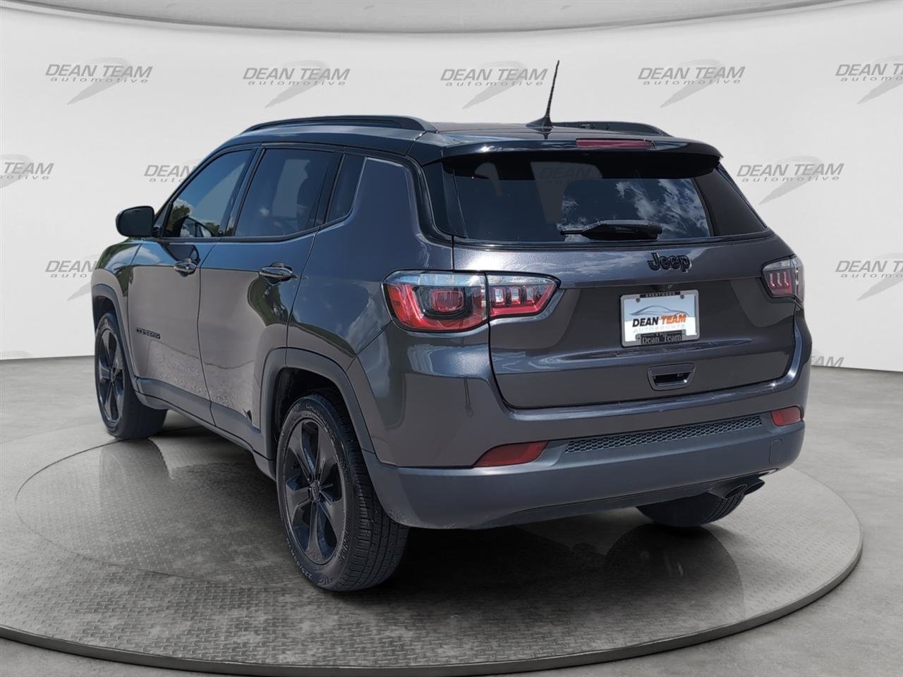 Used 2019 Jeep Compass Latitude FWD image 5