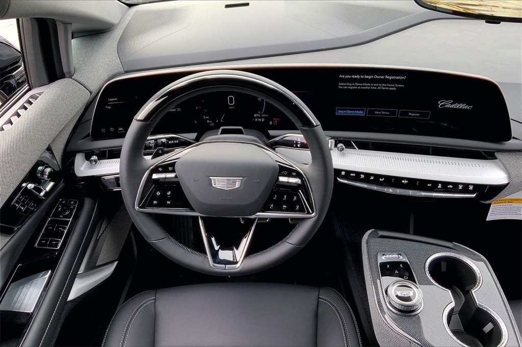 New 2026 Cadillac Optiq Luxury 1 image 23