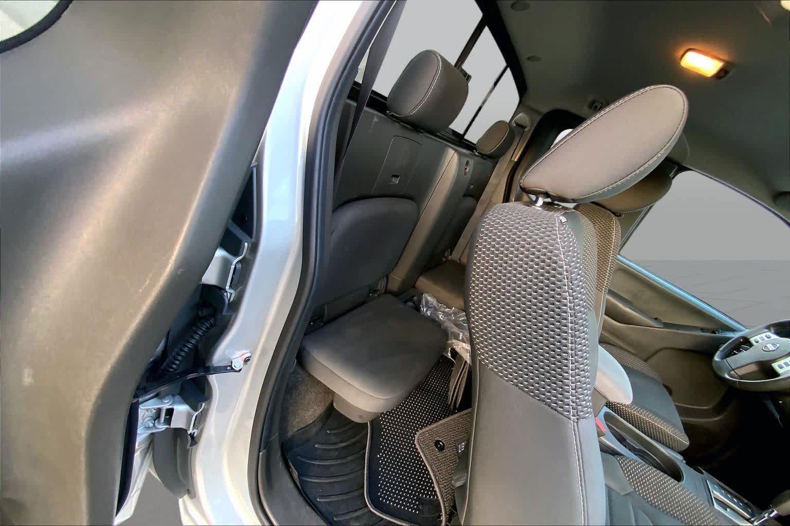 Used 2017 Nissan Frontier Desert Runner RWD image 17