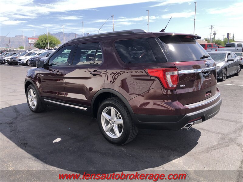 Used 2018 Ford Explorer XLT FWD image 6