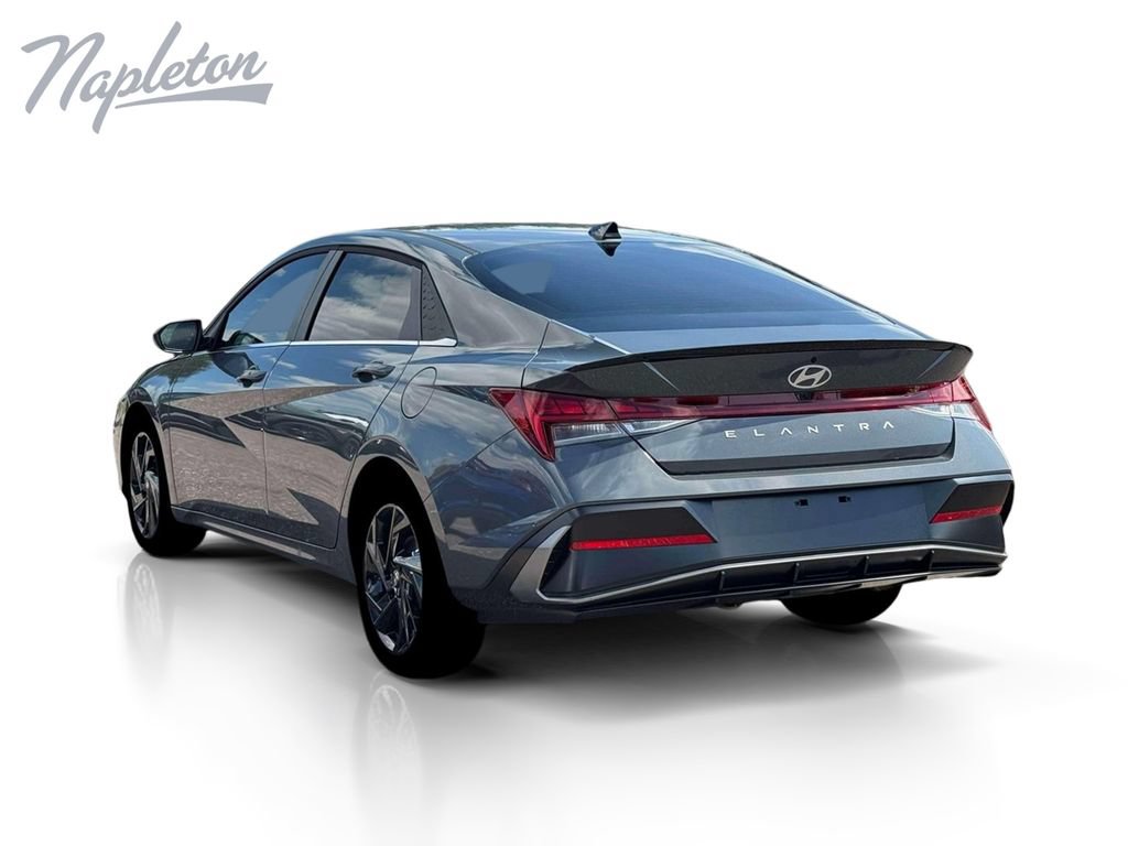 New 2026 Hyundai Elantra SEL Sport Premium FWD image 6
