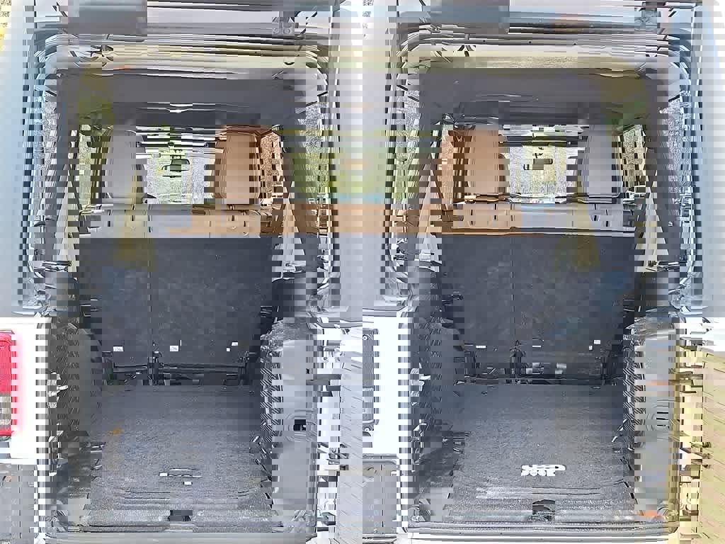 Used 2013 Jeep Wrangler Unlimited Sahara w/ Dual Top Group image 26