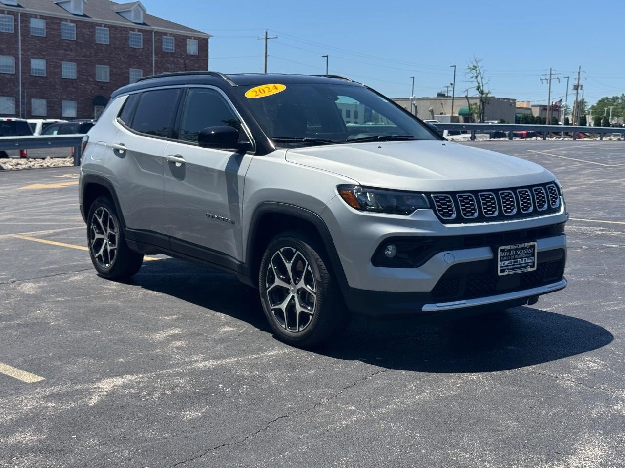 Used 2024 Jeep Compass Limited AWD/4WD image 2