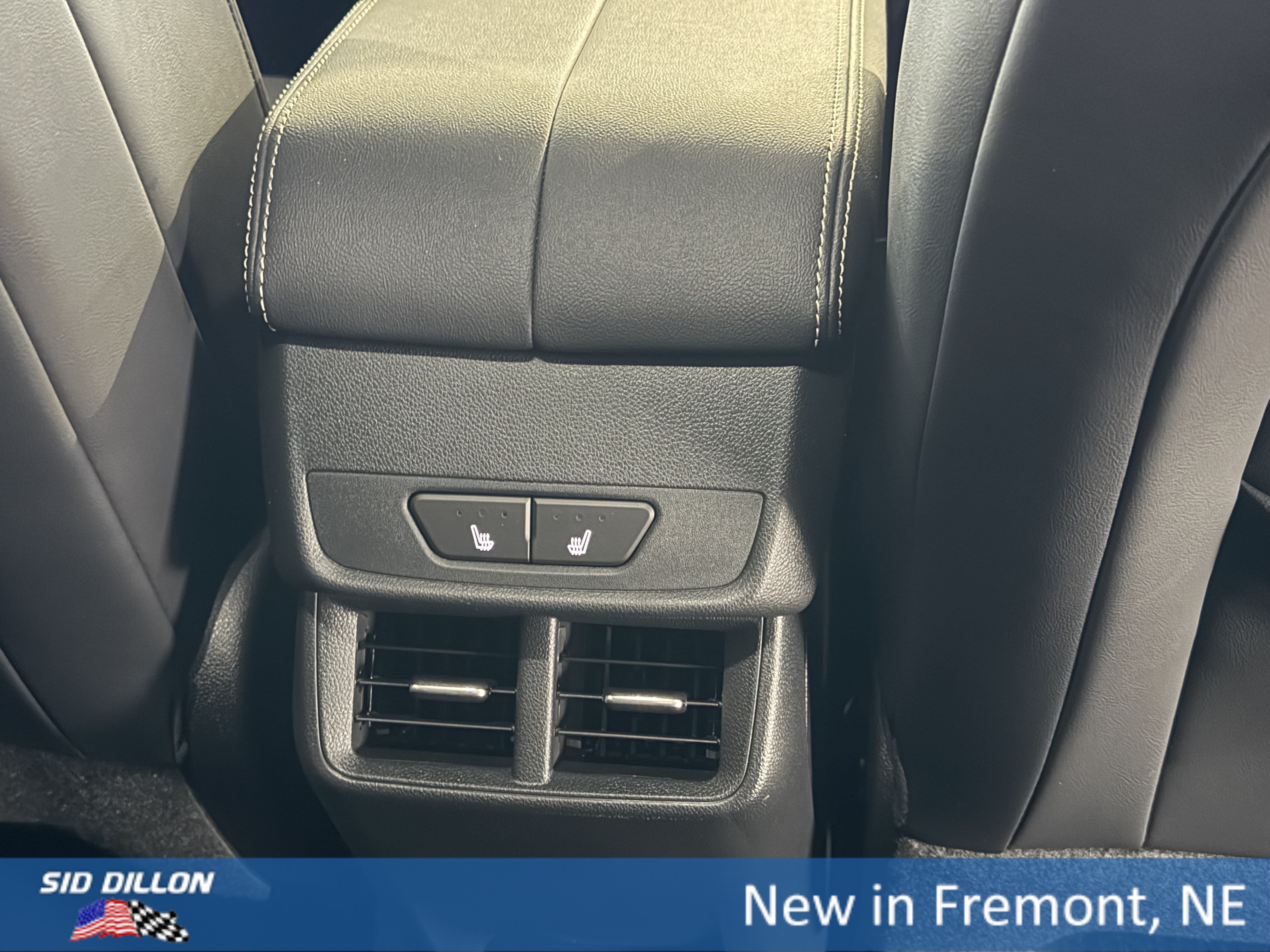 New 2027 GMC Terrain Elevation w/ Elevation Premium Package AWD/4WD image 18