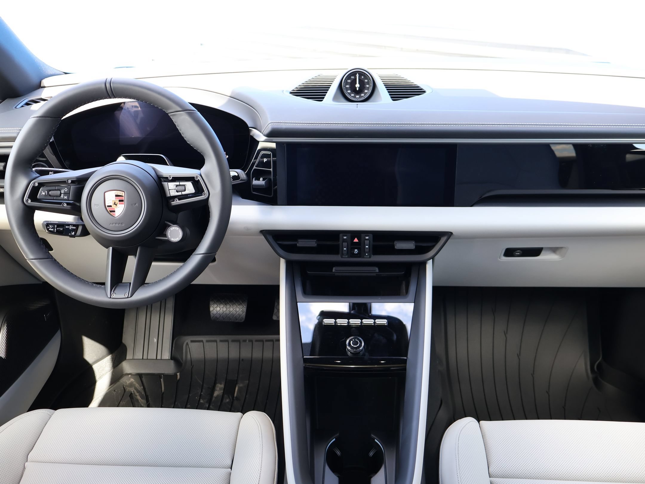New 2026 Porsche Macan 4 Electric AWD/4WD image 19