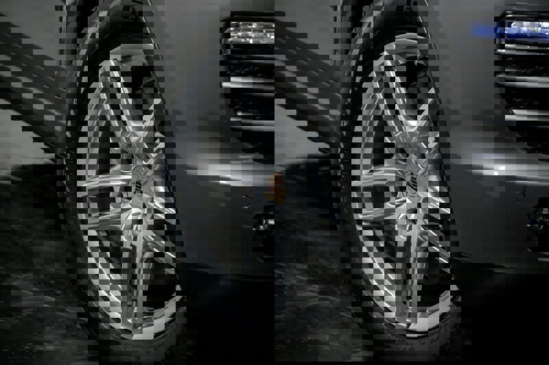 Used 2014 Porsche Cayenne Platinum Edition image 3