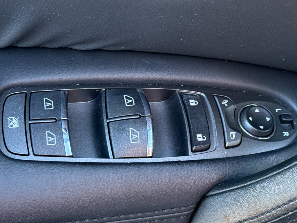 Certified 2021 Nissan Armada SV w/ SV Appearance Package image 11