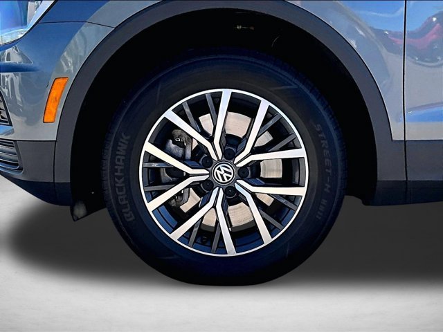 Used 2020 Volkswagen Tiguan SE FWD image 10