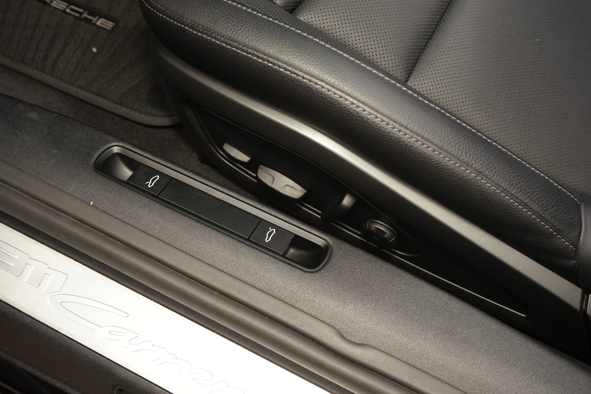 Used 2024 Porsche 911 Carrera image 25