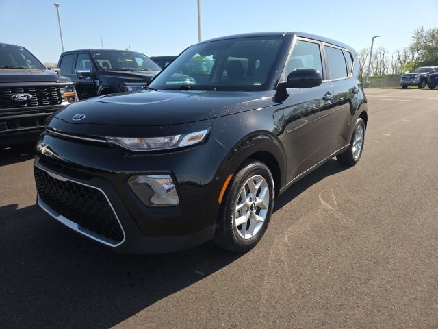 Used 2020 Kia Soul S FWD image 2