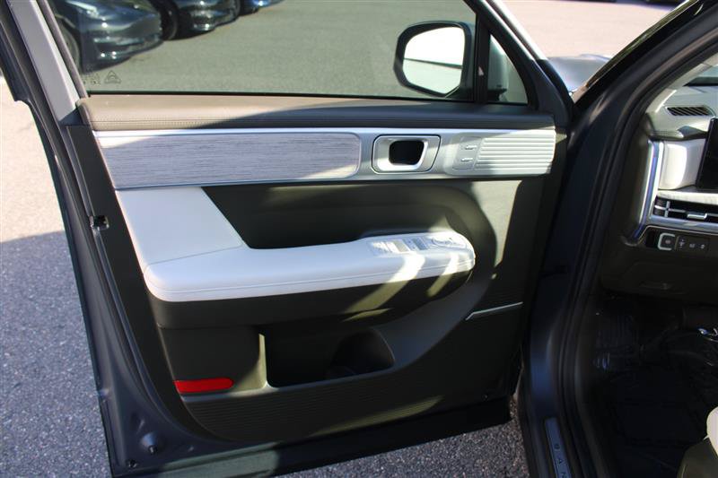 Used 2025 Hyundai Santa Fe Calligraphy FWD image 11