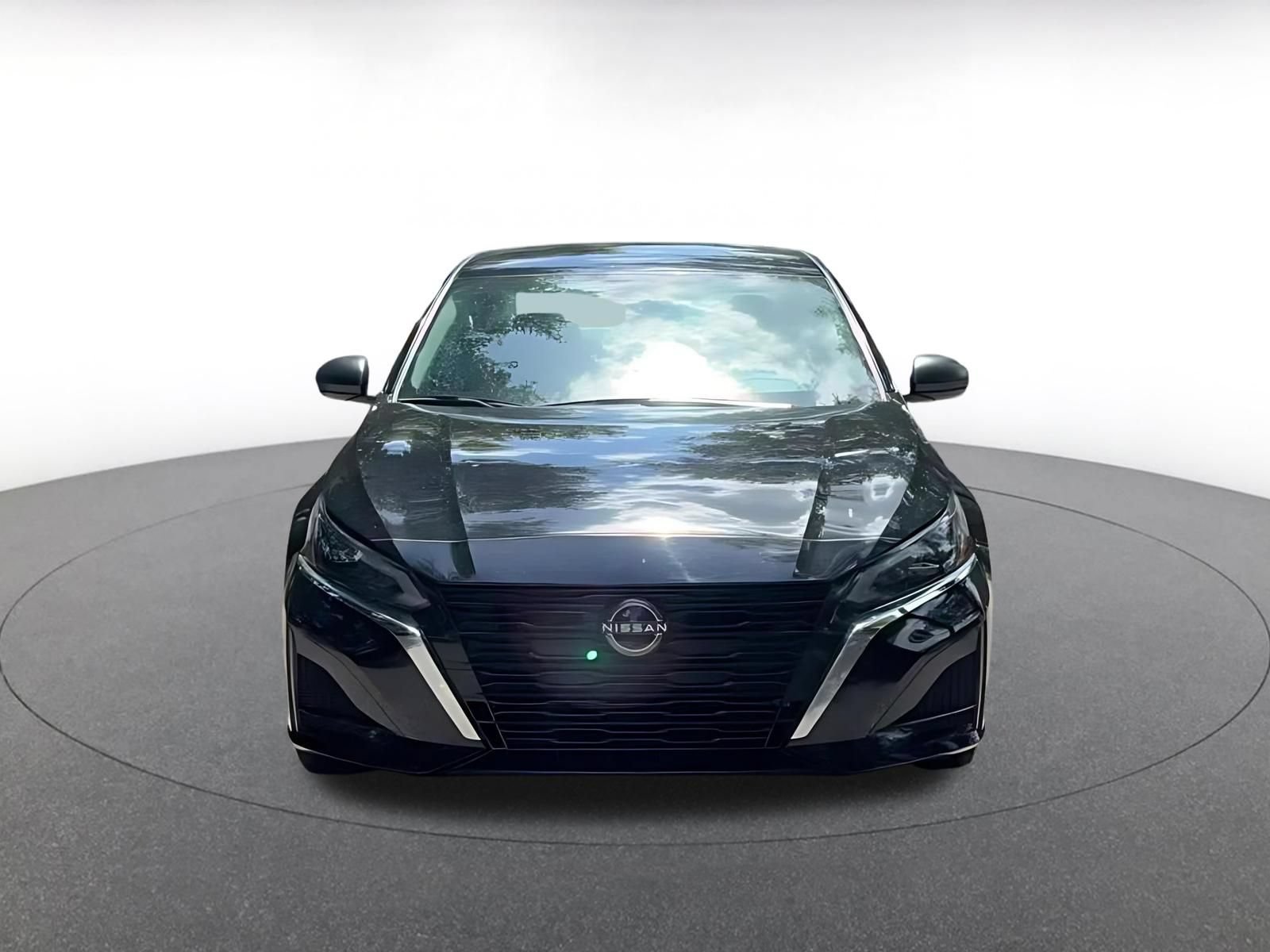 Used 2025 Nissan Altima 2.5 SV FWD image 4