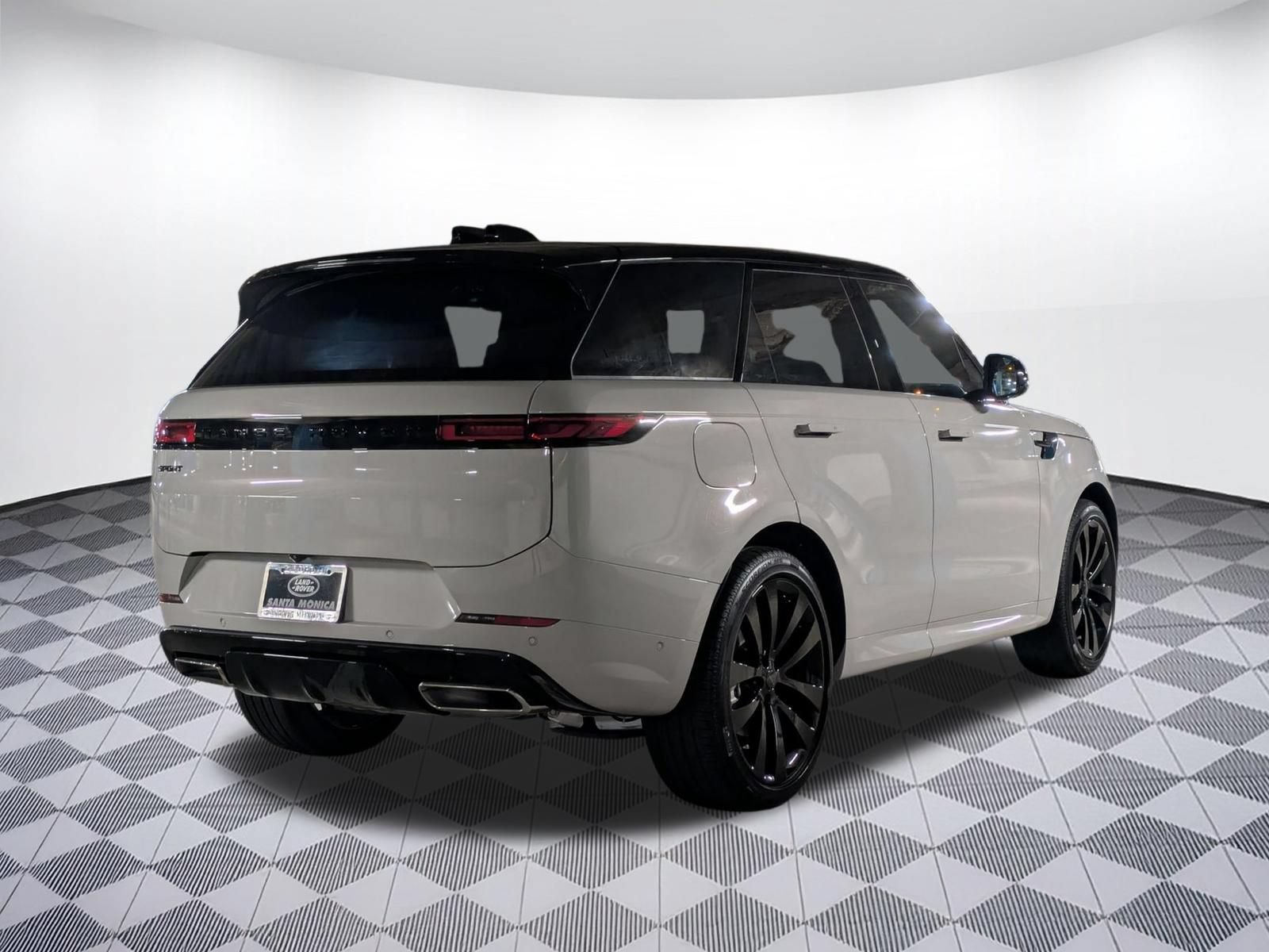 New 2026 Land Rover Range Rover Sport Dynamic SE AWD/4WD image 9