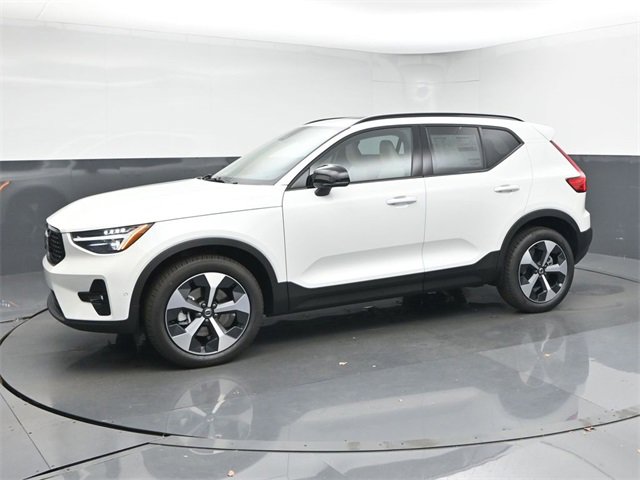 New 2026 Volvo XC40 B5 Plus w/ Protection Package Premier image 4