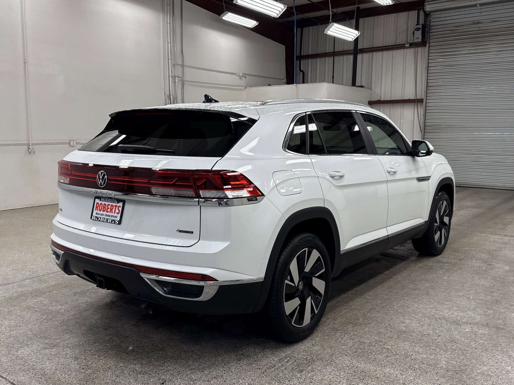 Used 2024 Volkswagen Atlas Cross Sport SEL image 17