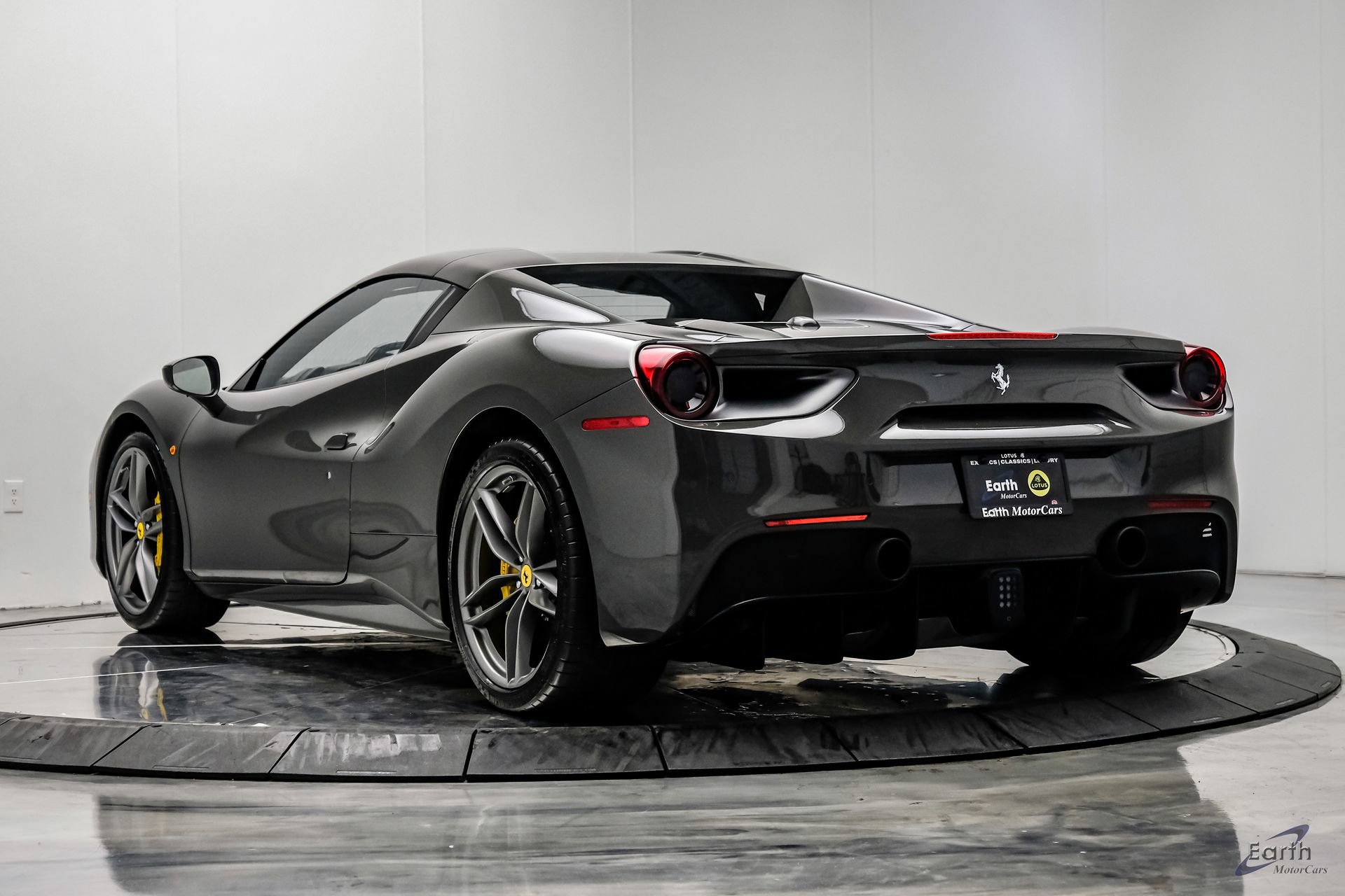 Used 2018 Ferrari 488 Spider RWD image 14
