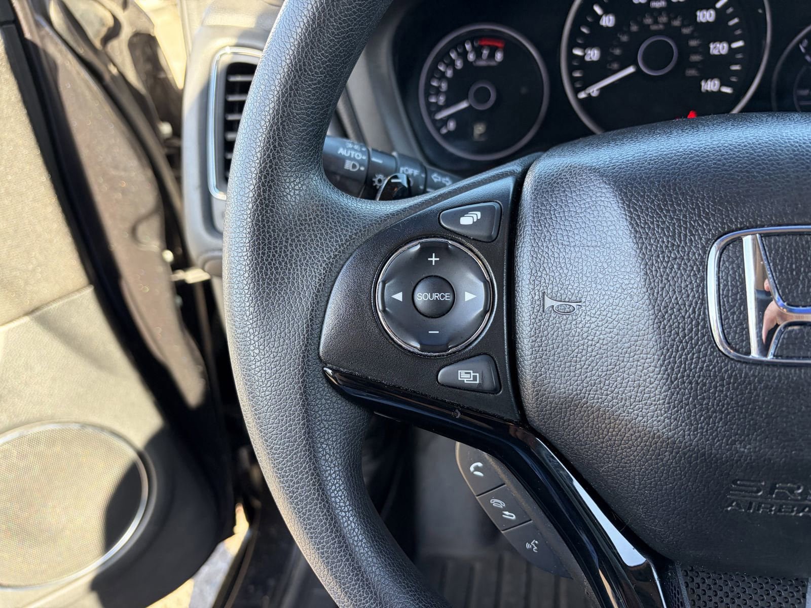 Used 2018 Honda HR-V EX image 25
