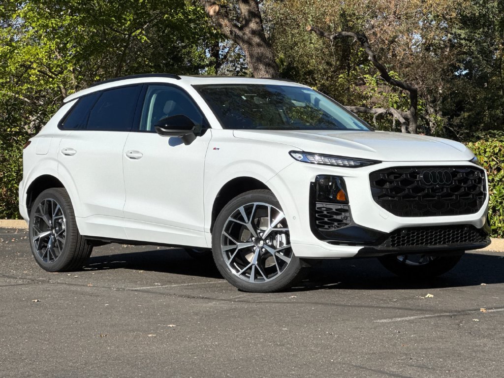 New 2026 Audi Q3 quattro 2.0T AWD/4WD image 2