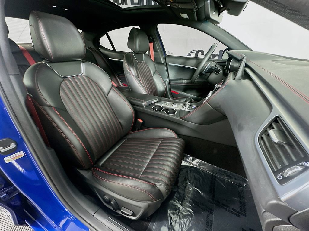 Used 2023 Genesis G70 2.0T w/ Sport Prestige Package RWD image 35