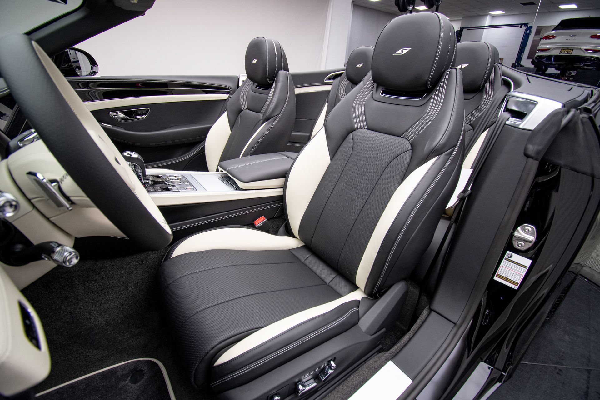 New 2026 Bentley Continental GTC AWD/4WD image 20