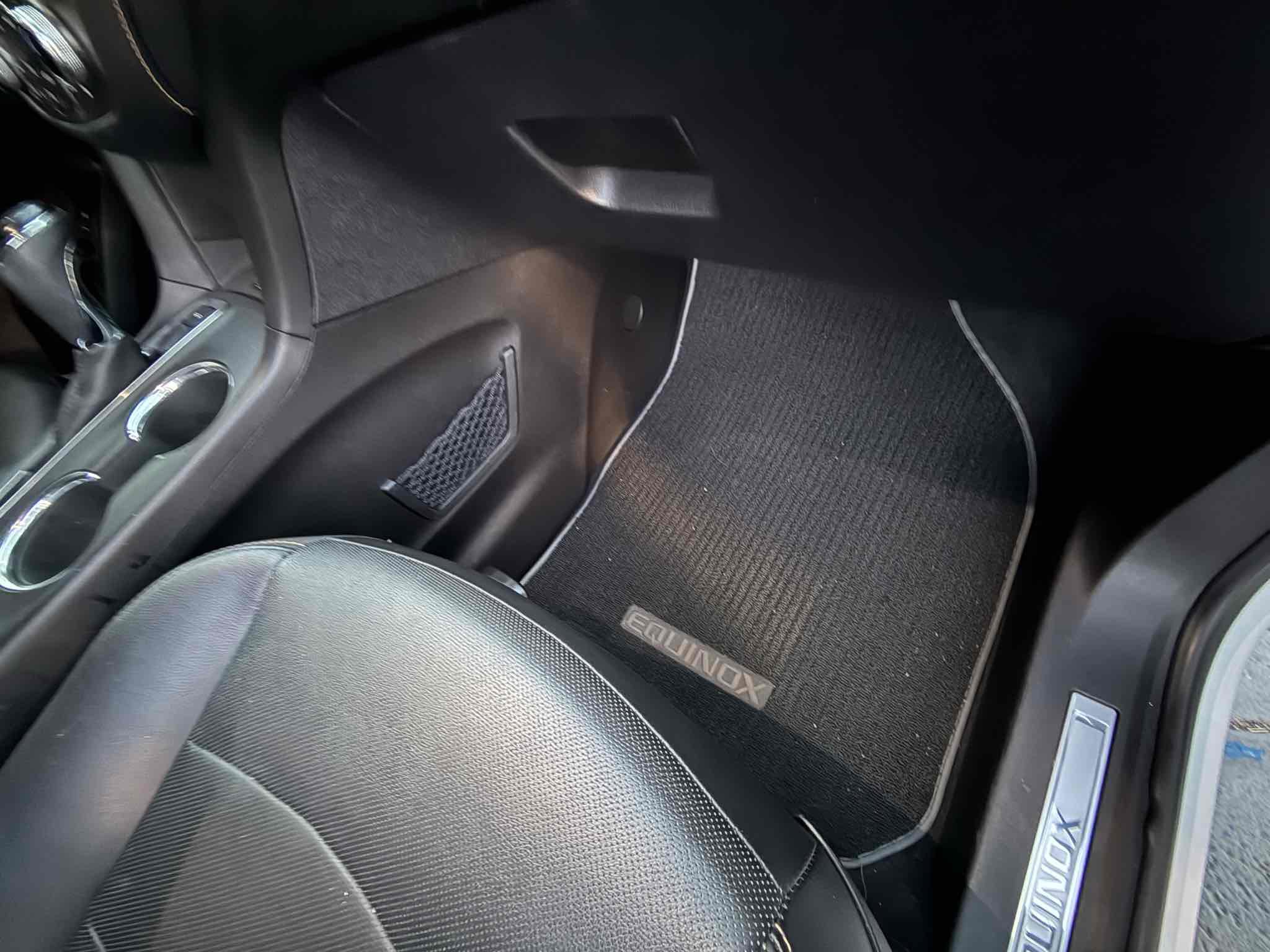 Used 2018 Chevrolet Equinox Premier FWD image 39