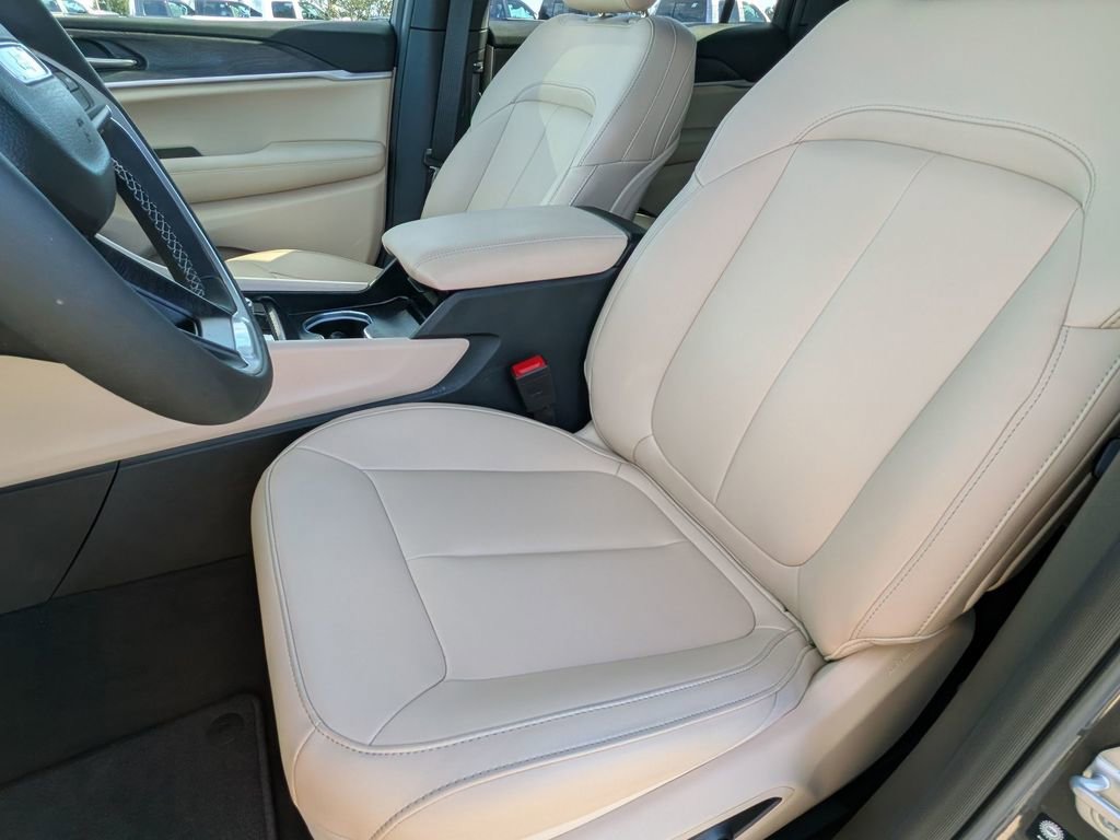 New 2025 Jeep Grand Cherokee L Limited image 14