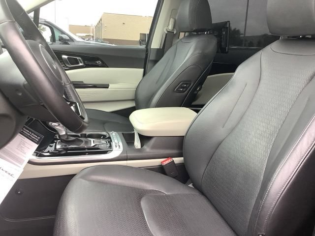 Used 2024 Kia Carnival SX Prestige FWD image 17