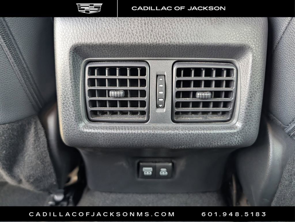 Used 2025 Toyota Camry SE image 27