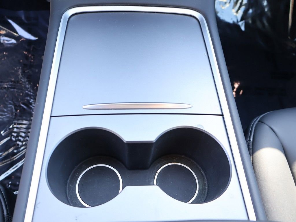 Used 2025 Tesla Model Y Long Range image 55