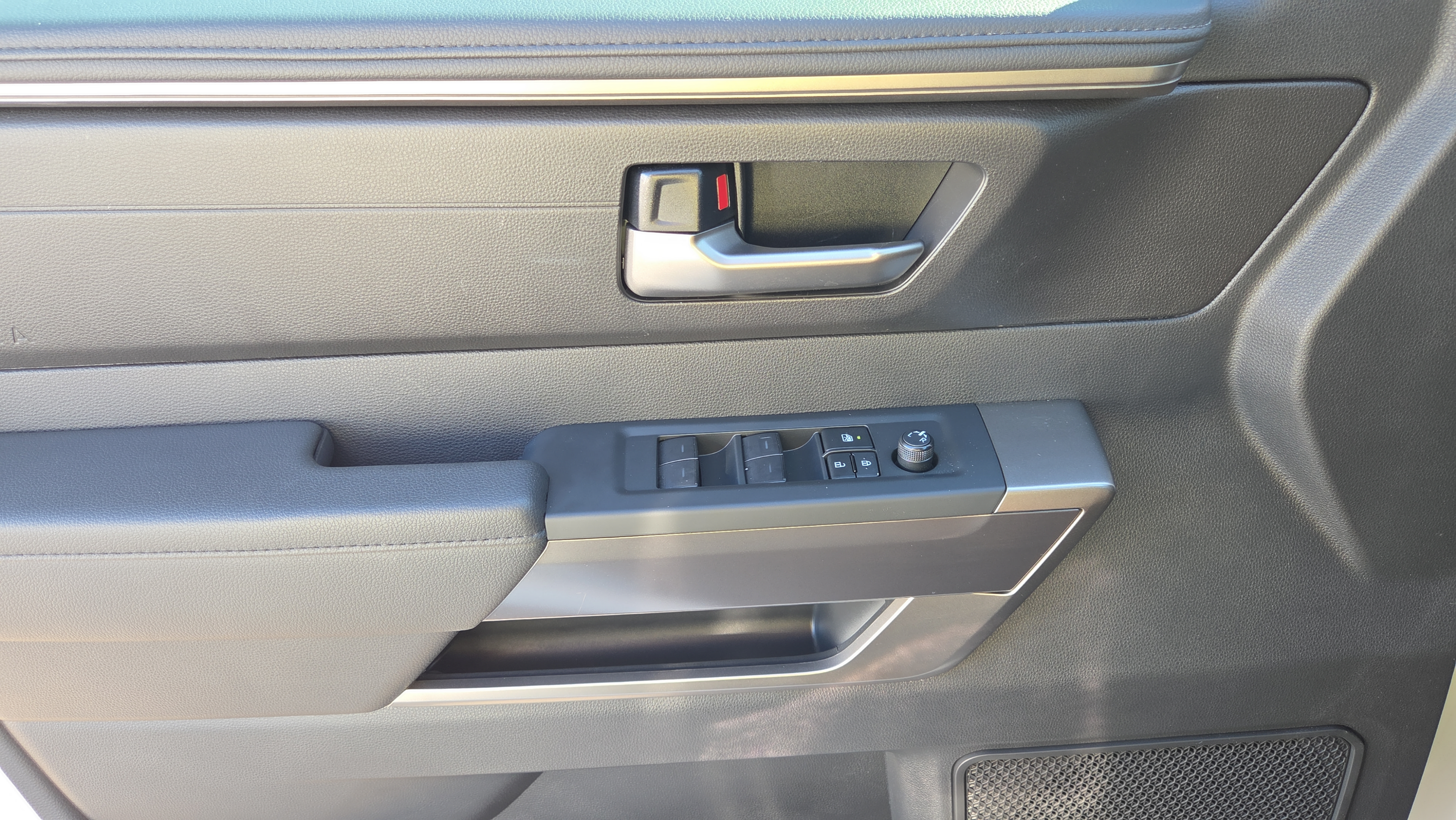 Certified 2026 Toyota Tundra SR5 w/ SR5 Premium Package RWD image 17
