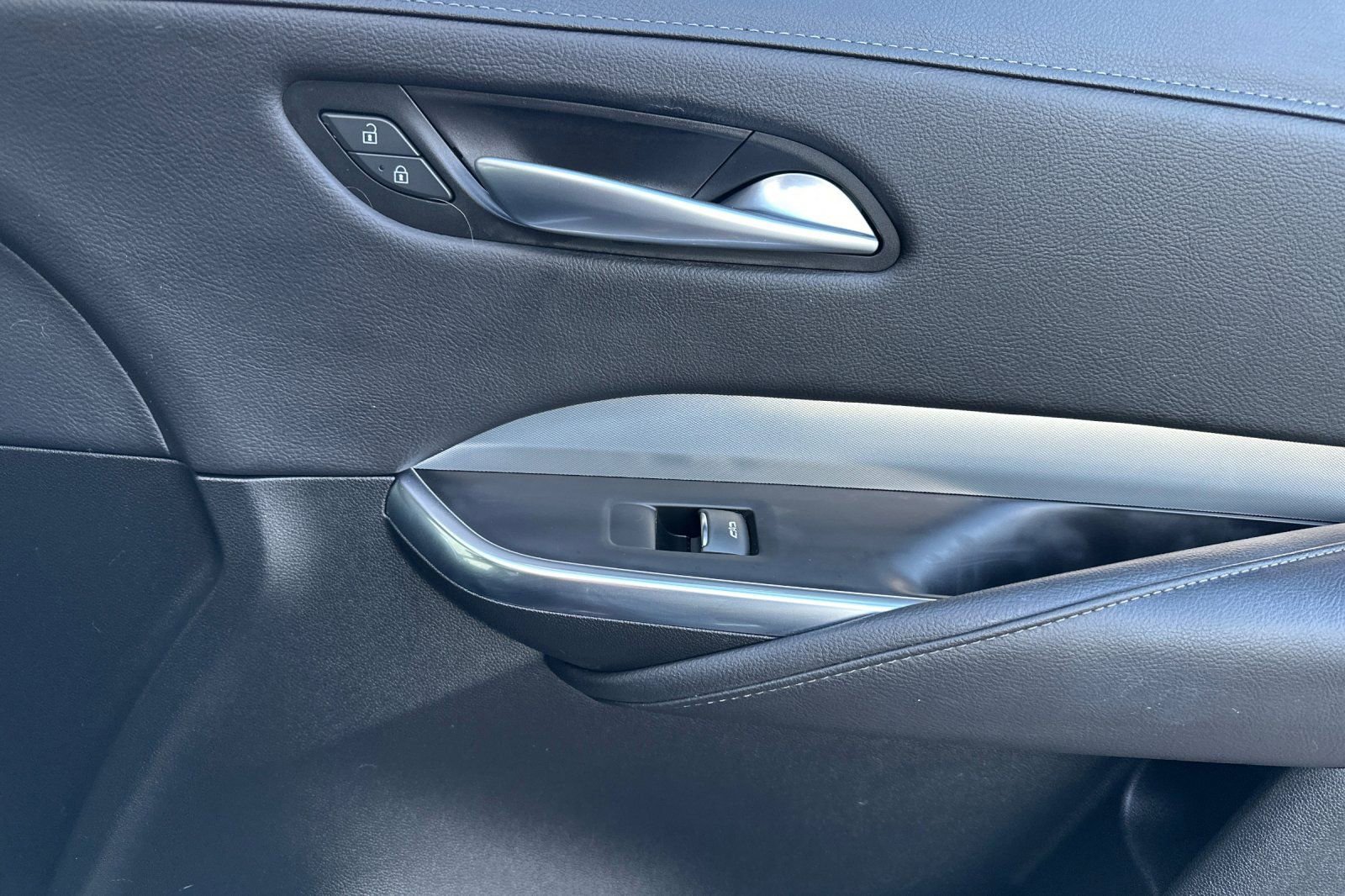 Certified 2023 Cadillac XT4 Premium Luxury w/ Technology Package image 21