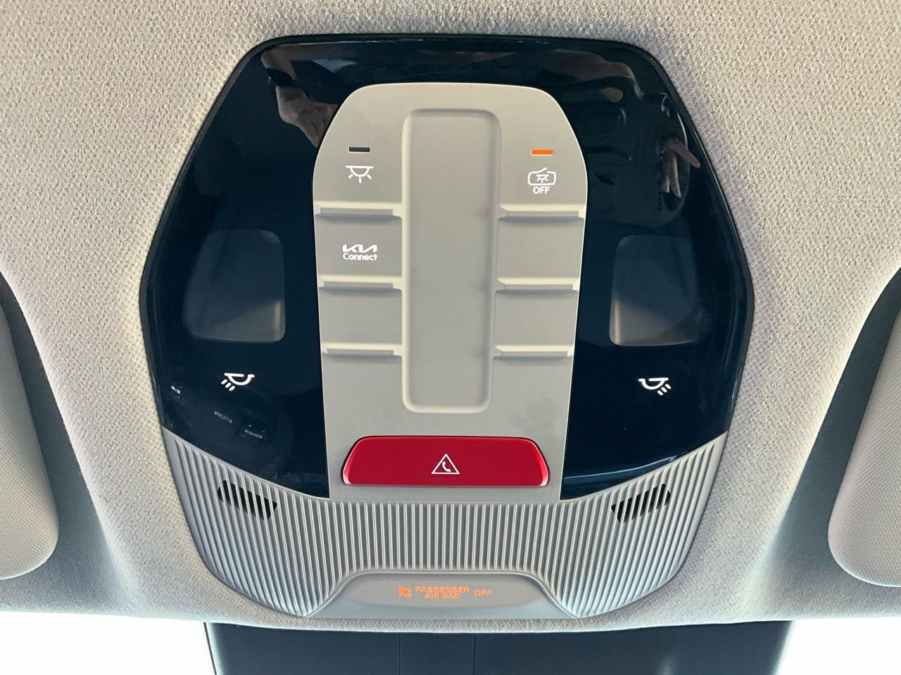 Used 2025 Kia K4 LXS image 16