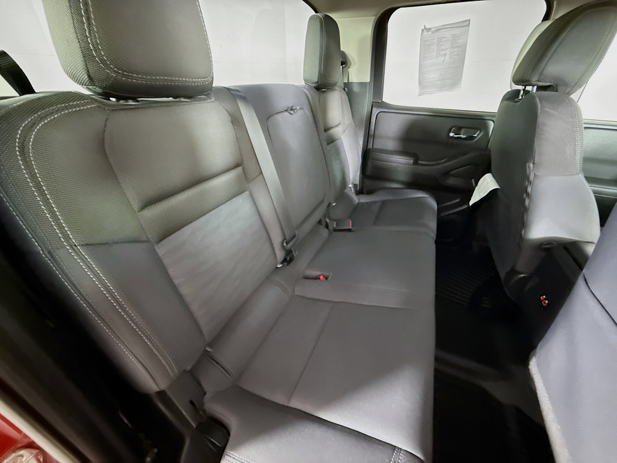 Used 2022 Nissan Frontier SV image 32