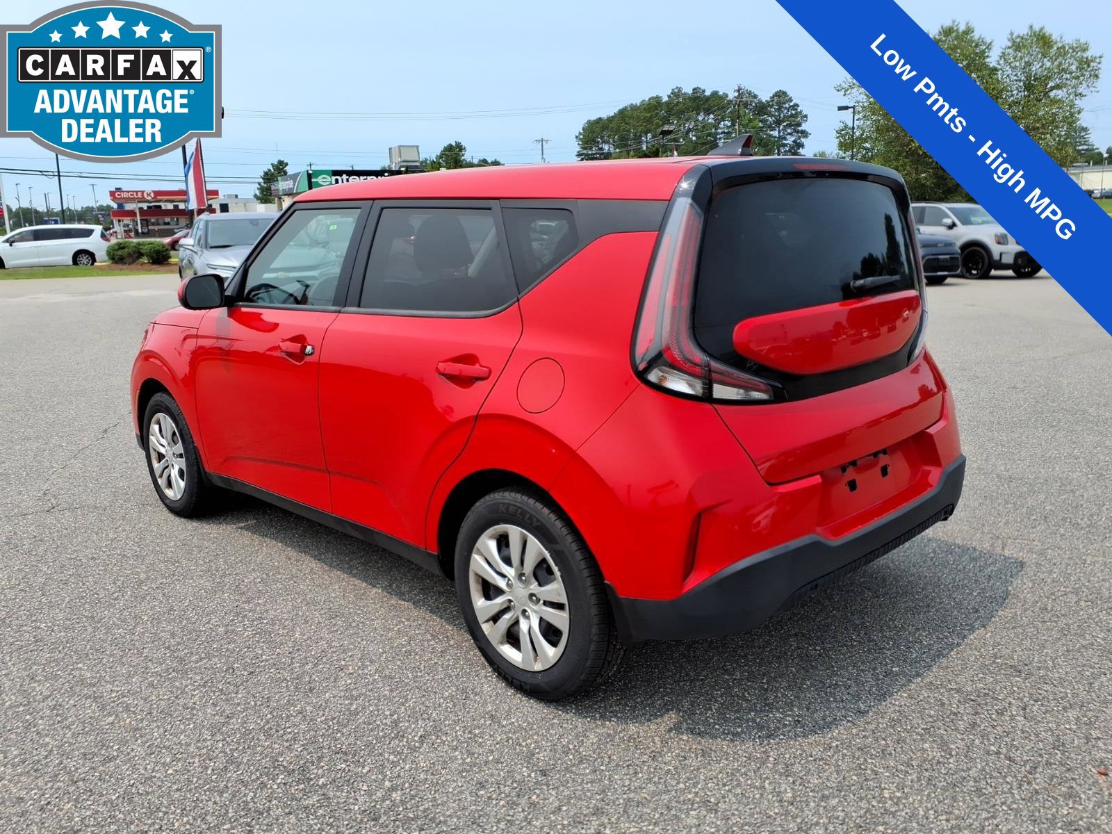 Used 2023 Kia Soul LX FWD image 3
